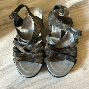 Dansko Dani Sandal Women’s EU 39 US 7 Coffee Swirl Leather Upper Buckle Sandals